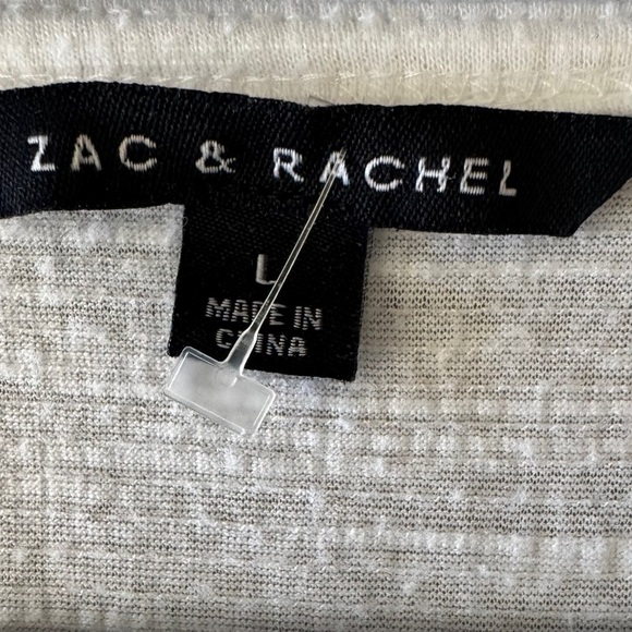 Zac & Rachel White V-Neck Button-Down Women's Top NWOT - Picture 5 of 7